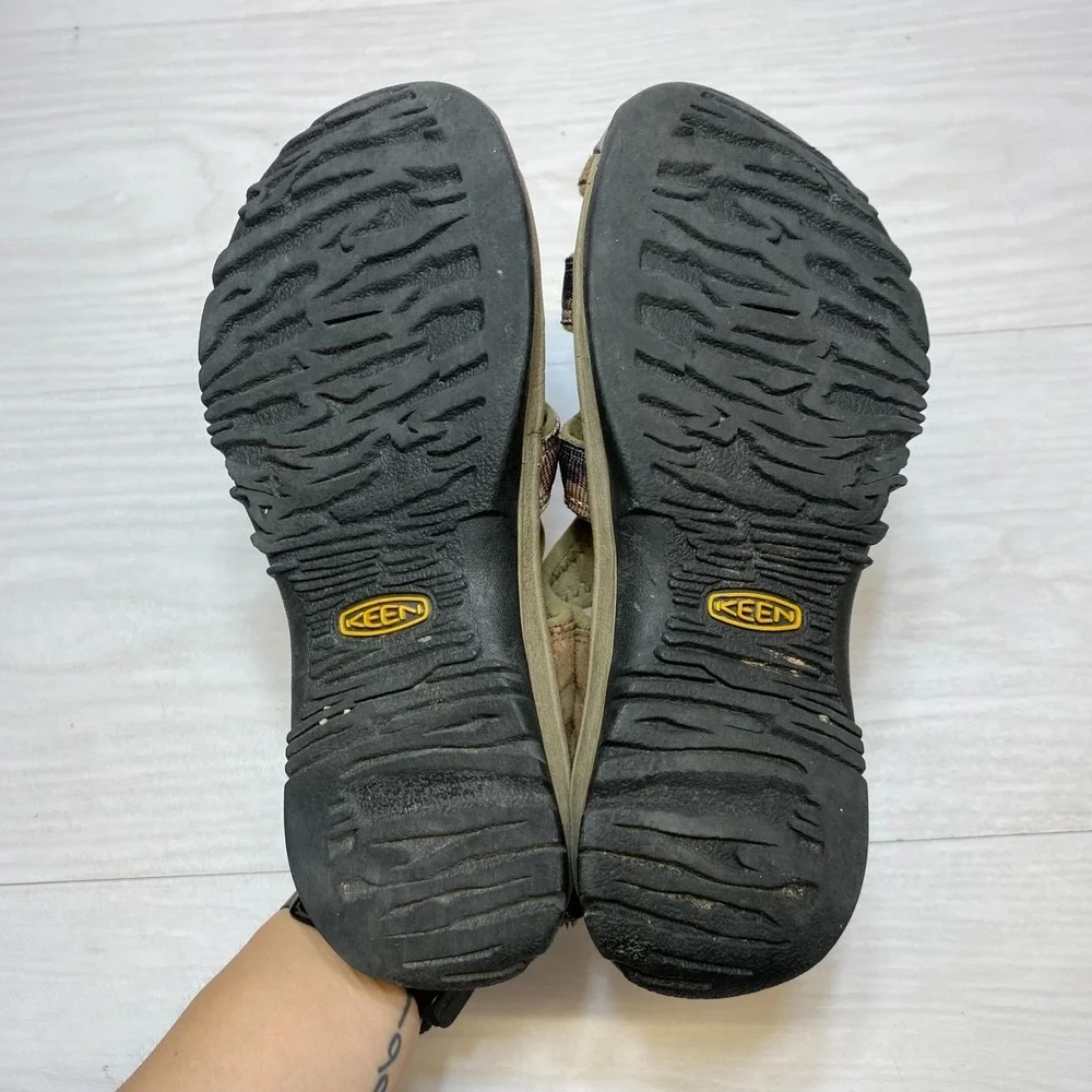 Keen Newport H2 Waterproof Trekking Sandals Womens Size 8 Brown Camouflage‎